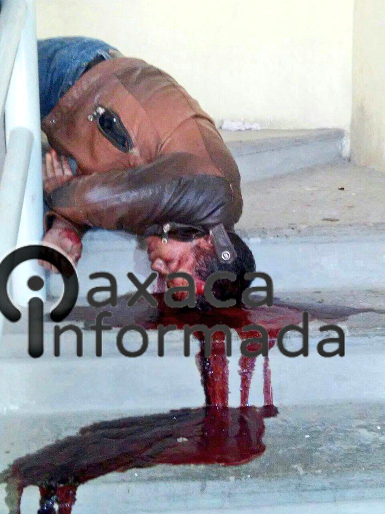 OaxacaInformada's tweet photo. @Policia_GobOax y AEI detienen a Erick Imeldo Ríos de Loxicha, presunto asesino de hombre en Punta Vizcaya #Oaxaca http://t.co/HnRKNIfBUn