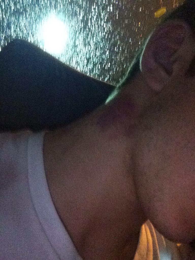 sannachox's tweet photo. Se ve q lo que pasa en misiones no queda tanto en misiones #violetavampifernandez #uncuellonuevoparapancho #mamita http://t.co/vqTEWOSyDK