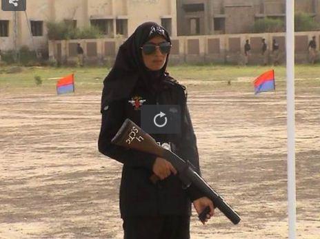 SAMAATV's tweet photo. #Video: Passing out ceremony of lady commandos in #Nawabshah
#LadyCommando #PassingOut
Watch: http://t.co/Fk74yXuVG7 http://t.co/2lNH3d5Cxh