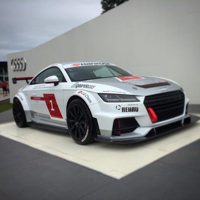 PragGargatte's tweet image. The new #Audi TT RS at #fosgoodwood #CarTrails ift.tt/1Hv6lMk