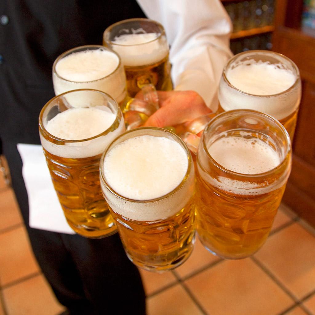 foodandwine's tweet photo. The price of beer around the world. http://t.co/SHFQJBRE2V #FWx http://t.co/pGXiw4iFom