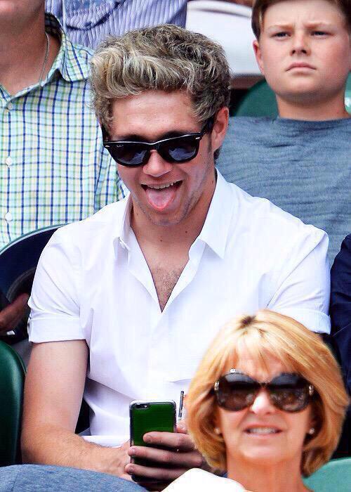 Runa_Styles's tweet photo. ねえジワるからやめてwww

#KCAMexico #OneDirection http://t.co/E0kPaFwWuP