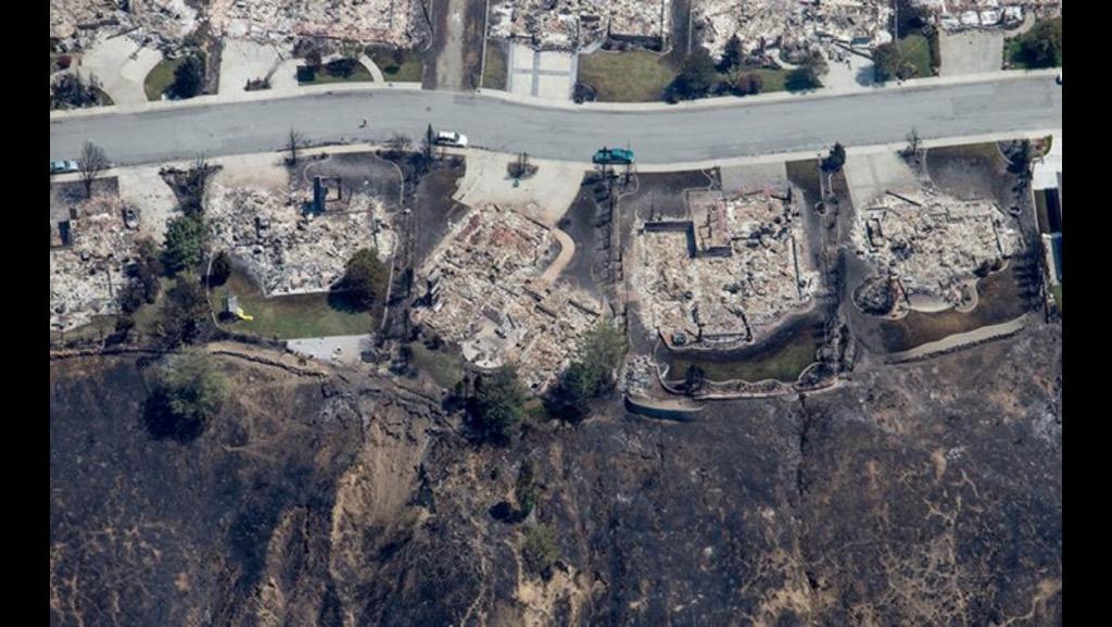 cougette207's tweet photo. So sad to see the destruction in Wenatchee due to #SleepyHollowFire. Prayers to those affected. #WenatcheeStrong http://t.co/4ZDge4d1Y8