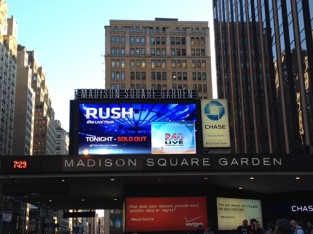bigbenbain's tweet photo. The little Canadian trio that could at the world's most famous arena #R40Live #RushMSG @TheGarden http://t.co/uZBsASlIZp