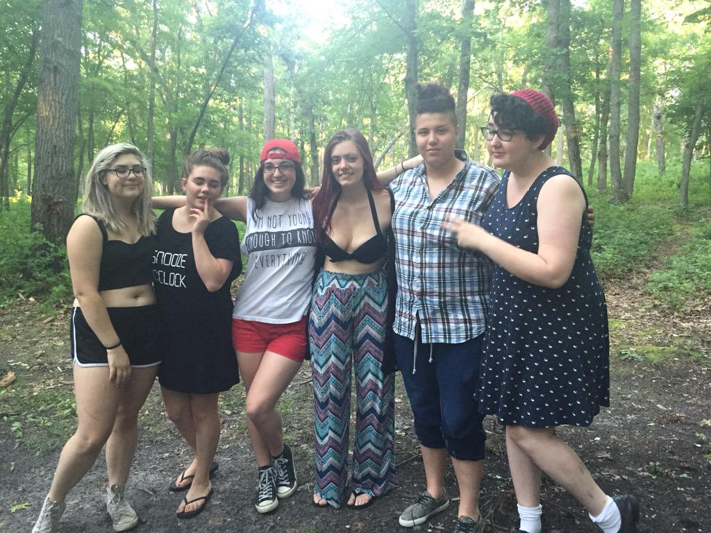 WhiteWolfKid's tweet photo. "Look at all these hot queer ladies"
"But I'm not queer"
"SHUT UP YES YOU ARE" http://t.co/EbpwrN9Rkj