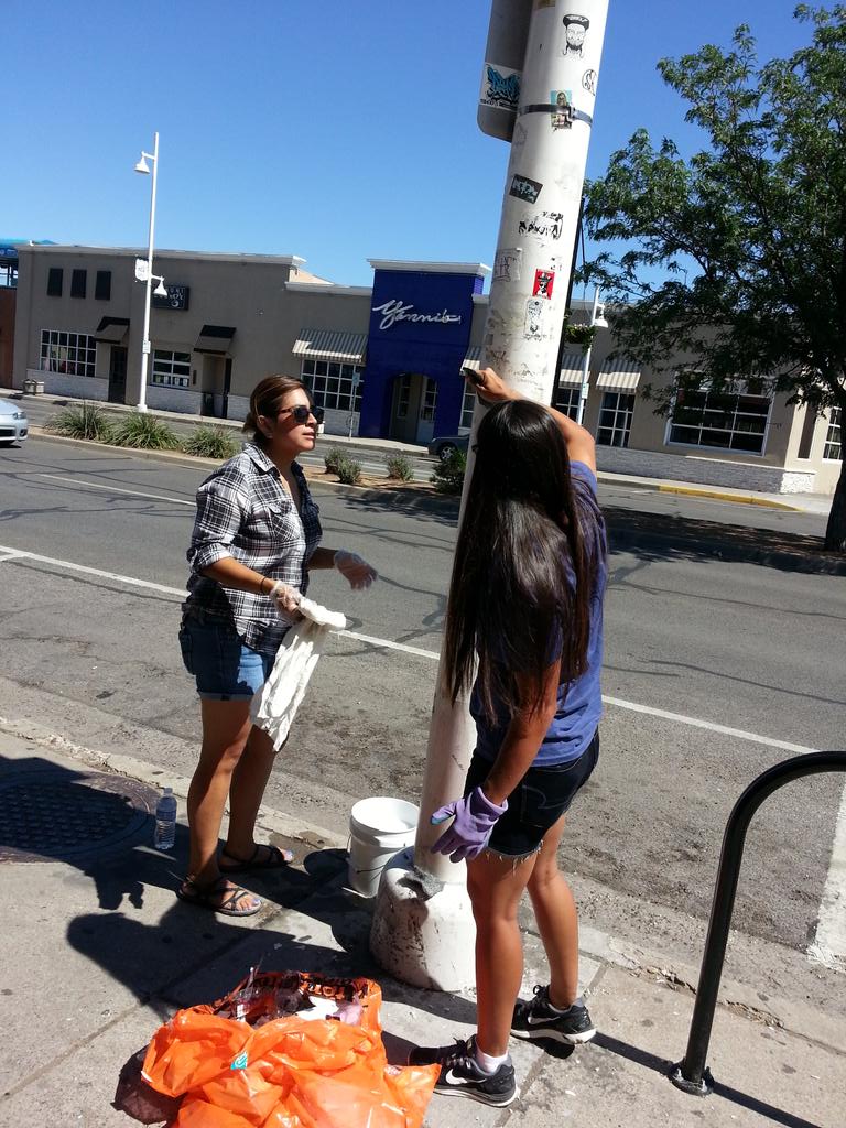 abqnobhill's tweet photo. Amazing things happen when our community comes together like this! Thx to all our supporters! #ABQ #NobHill #Cleanup http://t.co/VRHXmv1zmQ