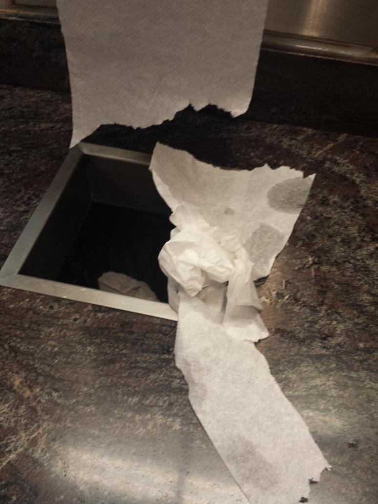 GuestThoughts's tweet photo. How to throw things away 101 #nailedit http://t.co/fu9uqtLc2d
