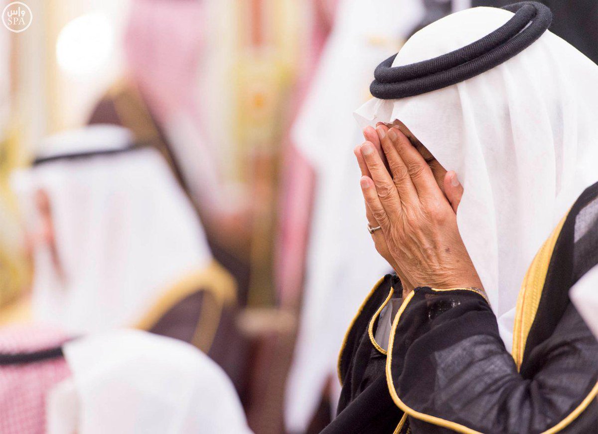 meshaluk's tweet photo. اللهم تقبل صلاتك ودعاءك وعملك الصالح، وحفظك وأطال بقاءك على طاعته.

#الملك_سلمان
#خادم_الحرمين_الشريفين 

http://t.co/ENT4TKjepu