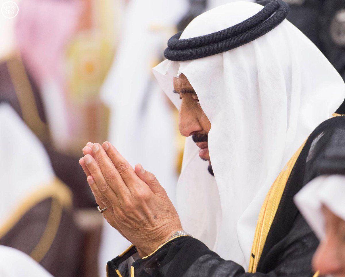meshaluk's tweet photo. اللهم تقبل صلاتك ودعاءك وعملك الصالح، وحفظك وأطال بقاءك على طاعته.

#الملك_سلمان
#خادم_الحرمين_الشريفين 

http://t.co/ENT4TKjepu