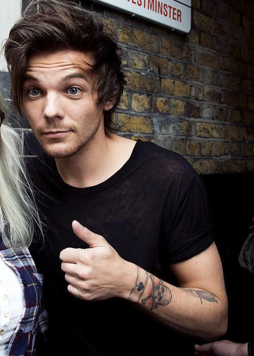 ribeirowilli07's tweet image. #HollywoodChoice2015 One Direction
#BestFandom Directioners
#MTVBattleOneDirection 
#ArtistOfTheYear One Direction