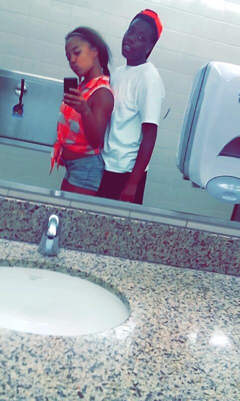 grannyruue's tweet photo. SHE MEANS THE WORLD TO MEE NO ONE CAN TAKE HER PLACE EVEN IF WE NOT TOGETHER 🍑💕😘😍 #SINGLE http://t.co/wdjGUk5pqd