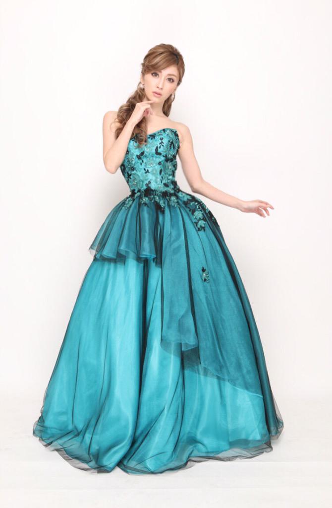 airi12011's tweet photo. 久しぶりにロングドレス👗沢山着たよ〜♬✨

#longdress #1stdress #1st http://t.co/DYB58YQMTr