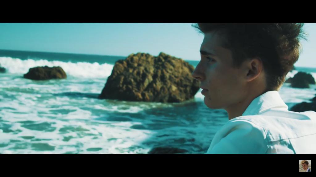 palestinianbb's tweet photo. @WeeklyChris  @WeeklyChris @KeppleDavina  #NewChrisCover  see you again ✨✨✨🙈 I hope u follow 🙊✨✨ http://t.co/brIVmrdaJS