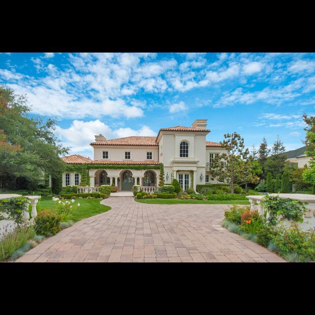 JordanCohen21's tweet photo. Great front view of one of my #LakeSherwood listings. #CustomEstate $6,995,000 http://t.co/2DPxycXfHJ
