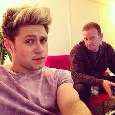 Selena25022's tweet photo. 224 и я любою вас дирики) #HollywoodChoiceOneDirection #BestFandomdirectioners #ОлимпийскийПодариНам1D http://t.co/2bELVnaTnv