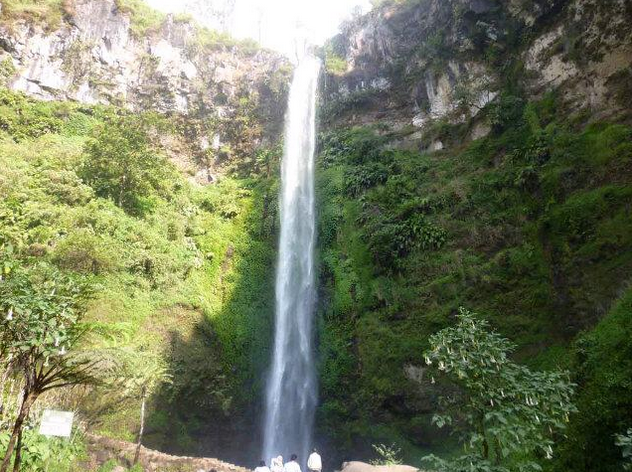 islandnesia's tweet photo. Coban Rondo, Amazing Picturesque Waterfall in Pujon, Malang, East Java #nature #travel #islandnesia http://t.co/tcedzt9kR9