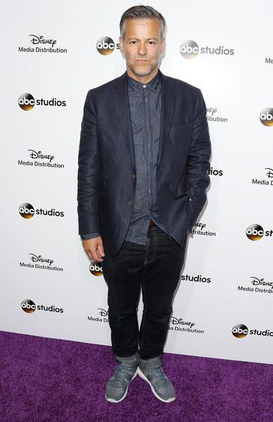 AirunGarky's tweet photo. Hoy es el cumpleaños de #RupertGraves, conocido por salir en #Sherlock de la BBCOne. #HappyBirthdayRupertGraves. http://t.co/10K40kMQ2r