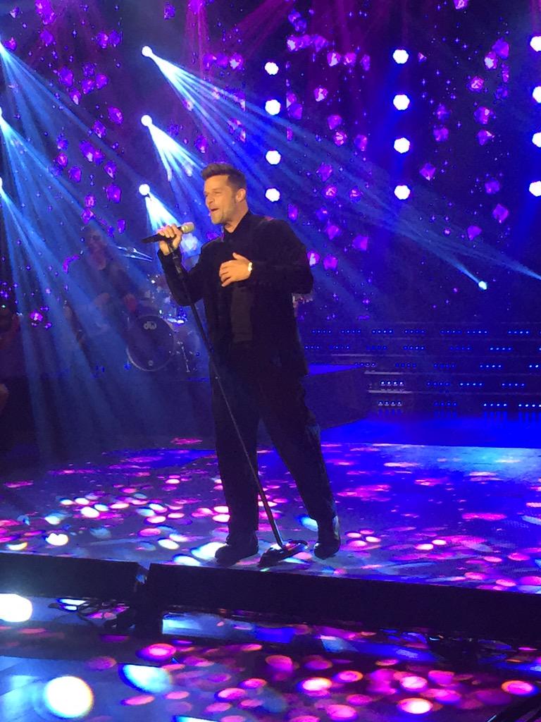 pxulfy's tweet photo. Gracias Gracias!!!❤ 
#RickyEnArgentina  
#RickyMartin 
#Showmatch 
#cuervotinelli 😊 http://t.co/0zGeY1da3f