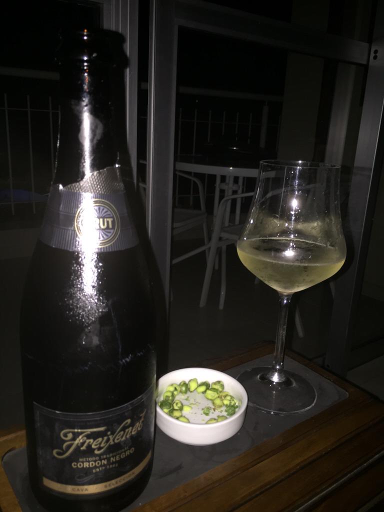 luizcpicole's tweet photo. 🍷Deixa eu comemorar que eu mereço vai🍷#CDPICOLE2015 #Filho #luizclaudiopicole #MusicaBoaAoVivo http://t.co/xW4QoRc8Ut
