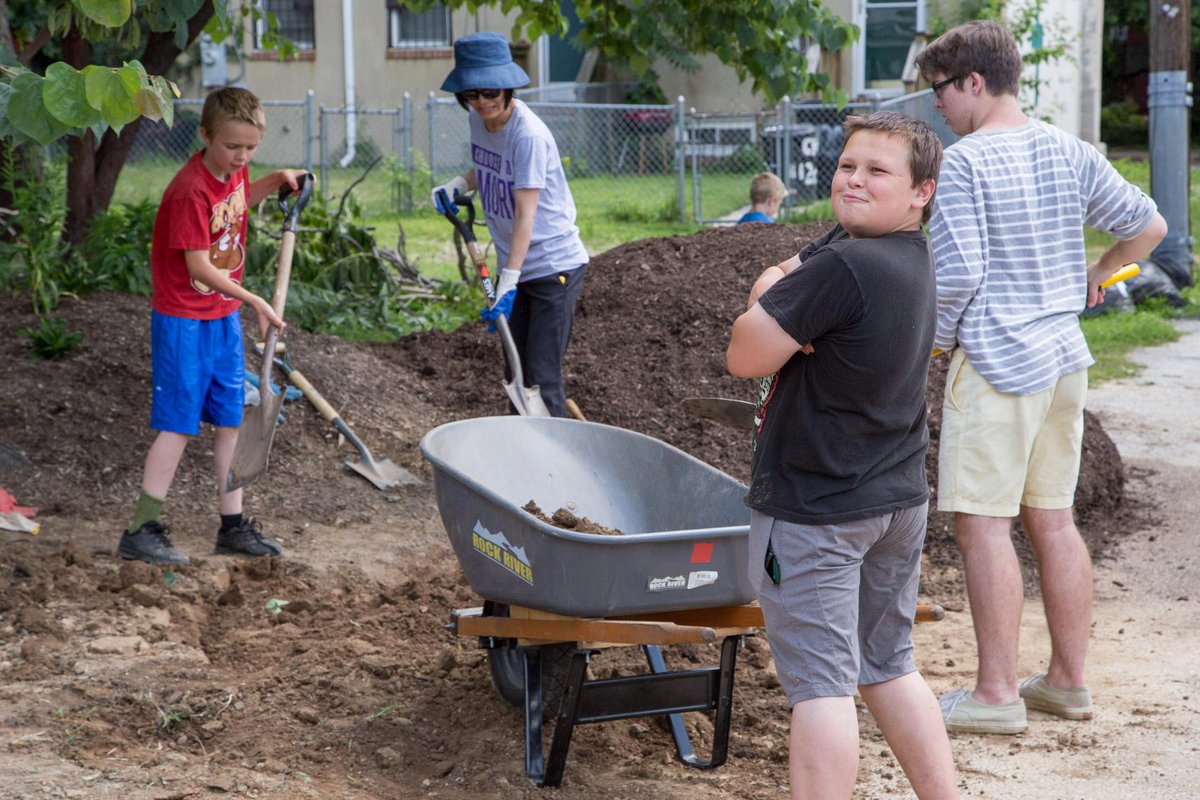 TogetherBalt's tweet image. Nick is a pro at the Wheelbarrow! #CityUprising @Toolbank