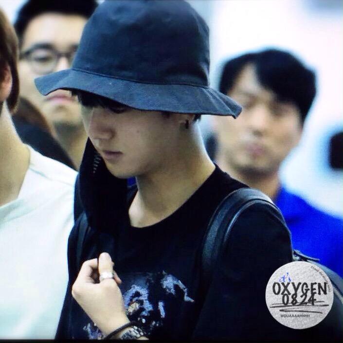 13elieveSG's tweet photo. [PIC] 150629 Incheon Airport to Nagoya - Masked Yesung^^ [4P] (Cr:@oxygen0824) http://t.co/NT73vS6Qkc
