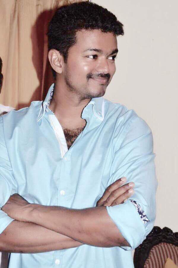 SathishRadaan's tweet photo. #VIJAY59KicksOffinStyle Vj Anna acting as a college guy in one role...Anna interest to keep title as "MOONDRU MUGAM" http://t.co/DKEAD5gBI3