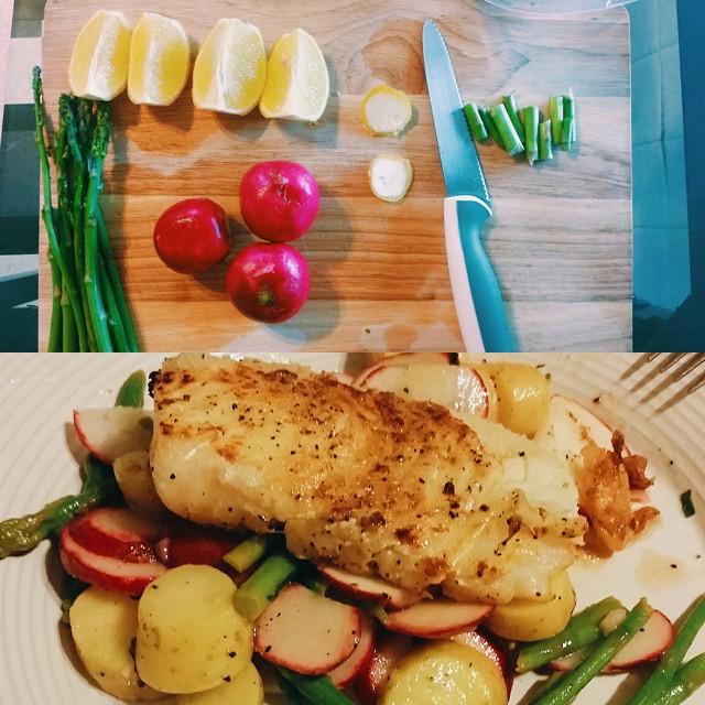 CountAightBlah's tweet photo. #vscocam #canIstop #noIcant #prepwork #asparagus #blueapron @blueapron #butter #searedcod β¦ http://t.co/imYuKVM1rc http://t.co/J0zcG4eDzc