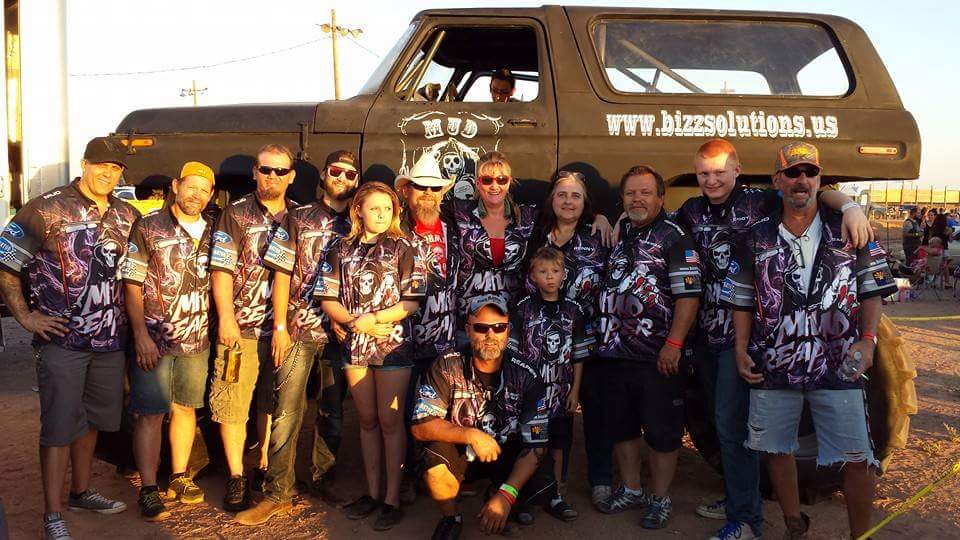 DallasOutlaw94's tweet photo. Some the Normanator Racing Nation with our custom Mud Reaper Shirts! #Normanator #NormanatorRacing #MudReaper http://t.co/hgZLySVC81