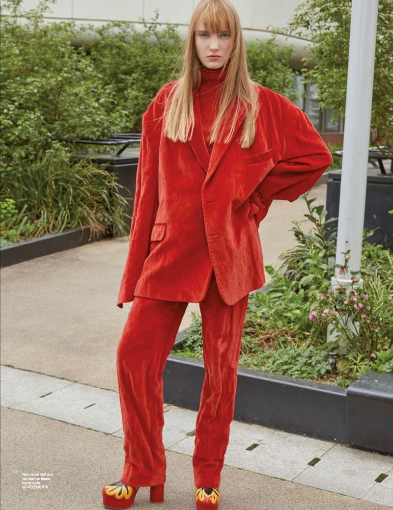 paper_muse's tweet photo. #WonderlandMagazine 여름호/ http://t.co/AnWHpYtwb2: #EvaKaper, Photo #AliceRosati, Styling #JamesThomas #패션사진 #화보 #red http://t.co/NNaOF9gdFL