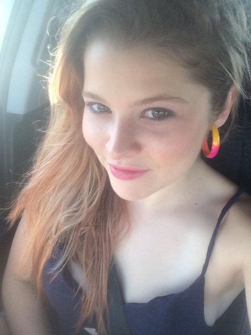 On my way to a party. http://t.co/9qBaBjlyVt<a href="/tag/relax"class="tags"><span>#relax</span></a><a href="/tag/sleepy"class="tags"><span>#sleepy</span></a>