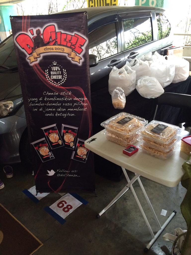 daCheeze_'s tweet image. Ngabuburit di Plaza Senayan yuk gaes, da'Cheeze ikutan bazar disini. Kita bikin khusus buat lebaran yg original