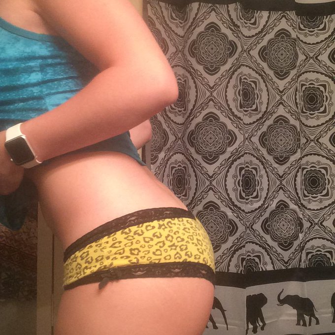 @adrianbin122 just for you! Thanks for following me 😜 http://t.co/qii7fboW8v<a class="tags" target="_blank" title="On Twitter" href="/?out=eyJ0eXAiOiJKV1QiLCJhbGciOiJIUzUxMiJ9.eyJpYXQiOjE3MjQ3MjU3NjEsImlzcyI6InR3cG9ybnN0YXJzLmNvbSIsIm5iZiI6MTcyNDcyNTc2MSwiZXhwIjoxNzU2MjYxNzYxLCJyZWRpcmVjdF91cmwiOiJodHRwczovL3R3aXR0ZXIuY29tL2FkcmlhbmJpbjEyMiJ9.zrDuNPPTXv1C-M2-iSB7IXDZg8uKebvdu7aBjDwIHs3vanHhoDev0MDBM5fIqigFkJiDkFpn7is_zrzhS5qWCw">@adrianbin122</a><a href="/tag/camgirl"class="tags"><span>#camgirl</span></a><a href="/tag/manyvids"class="tags"><span>#manyvids</span></a>