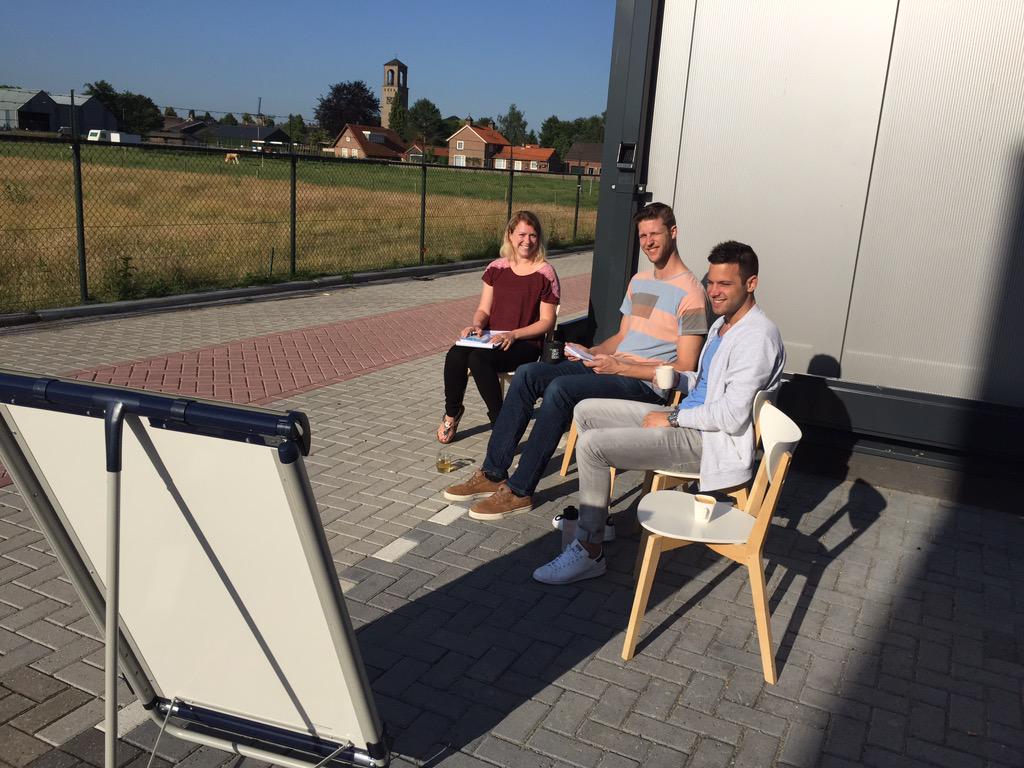 divtag_nl's tweet photo. Lekker overleggen in de zon! #goedbeginvandedag http://t.co/ZqxGyRXD4X