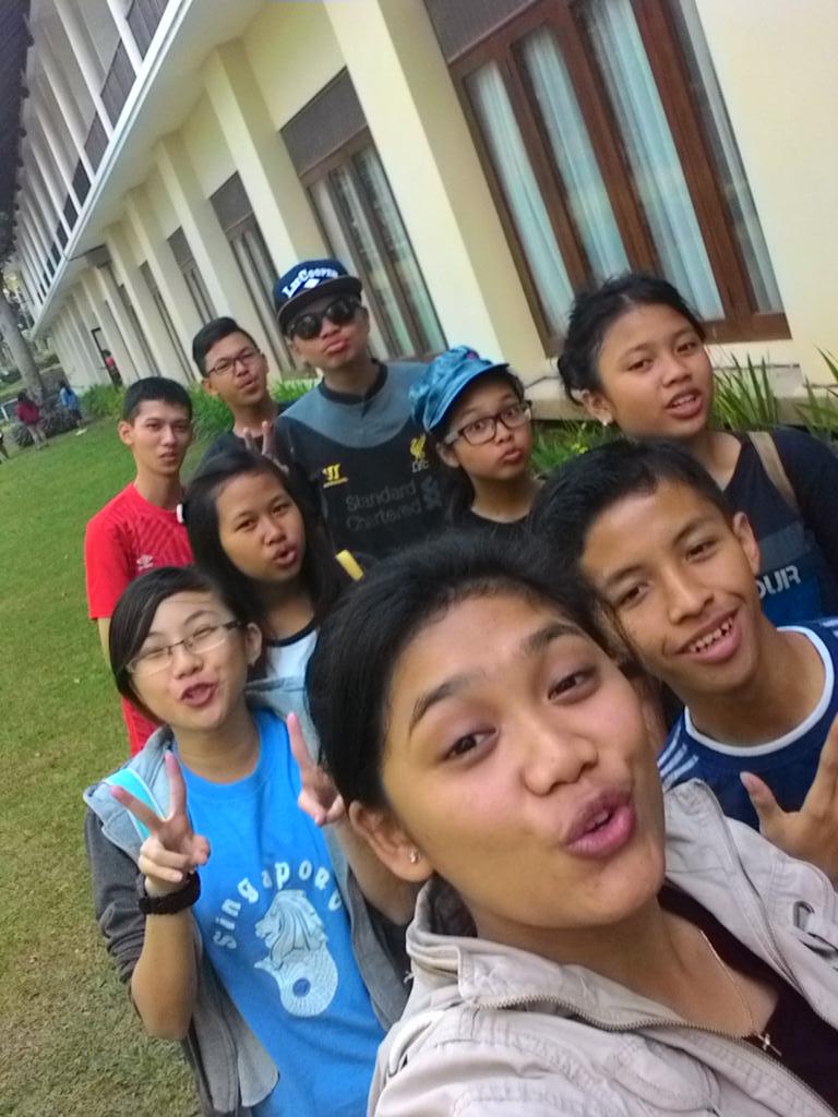 4499Raka's tweet photo. Kami orang kaya... #KelompokRUTH#RiseupTOTW3015
@totwgpdi http://t.co/EuDZ9u63Wi