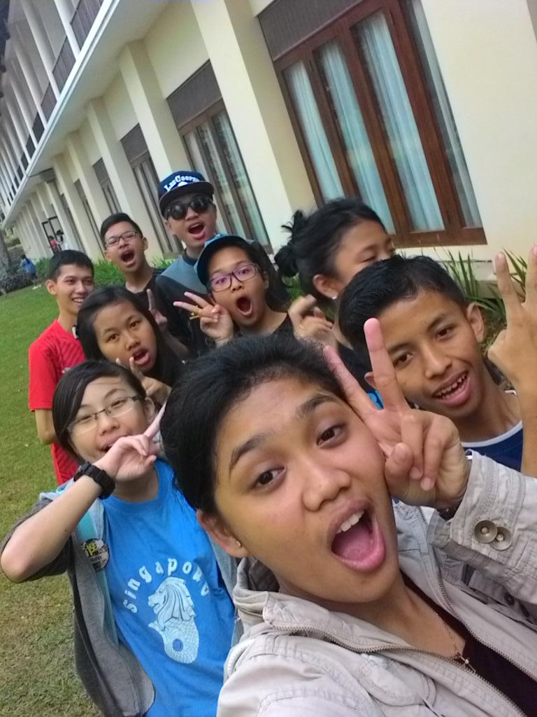 4499Raka's tweet photo. Kami orang kaya... #KelompokRUTH#RiseupTOTW3015
@totwgpdi http://t.co/EuDZ9u63Wi