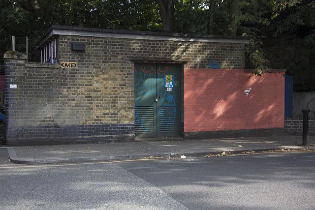anewhypedk's tweet photo. Mobstr presents “The Curious Frontier Of Red” in London http://t.co/I1fIu8oTXd http://t.co/F49ptNe2Rs