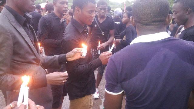 juniordsenior's tweet photo. #OOUBLACKMONDAY after the parade ....students get ready for candle nite http://t.co/wBfdtTTDCp