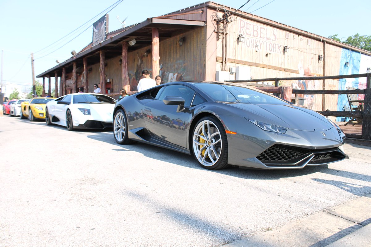 chadtoogs's tweet image. Bulls on parade #Lamborghini #Murcielago #Cars #Fast