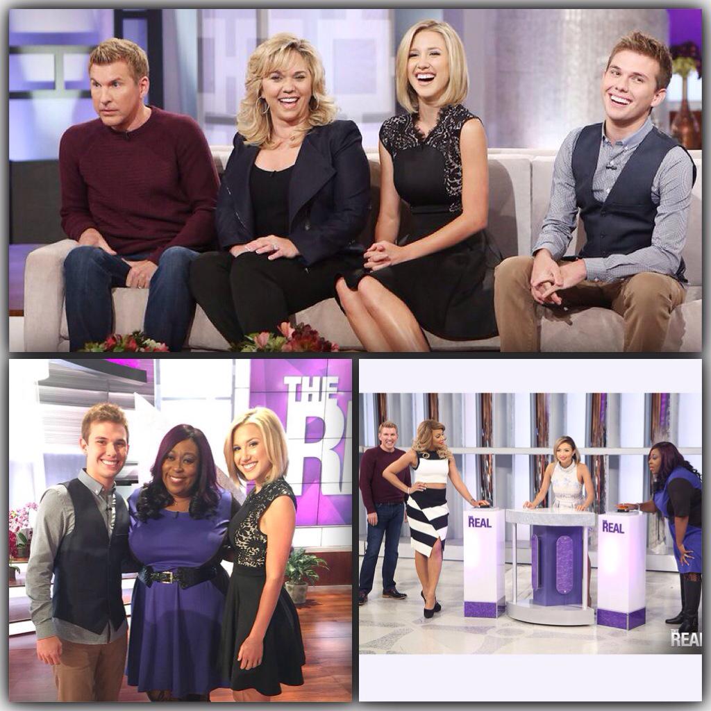 LoniLove's tweet photo. Today on #TheRealSummer my fav family is back!!! @_ItsSavannah_ @ChrisleyChase and my boo @toddchrisley http://t.co/AUWWfU5bSD
