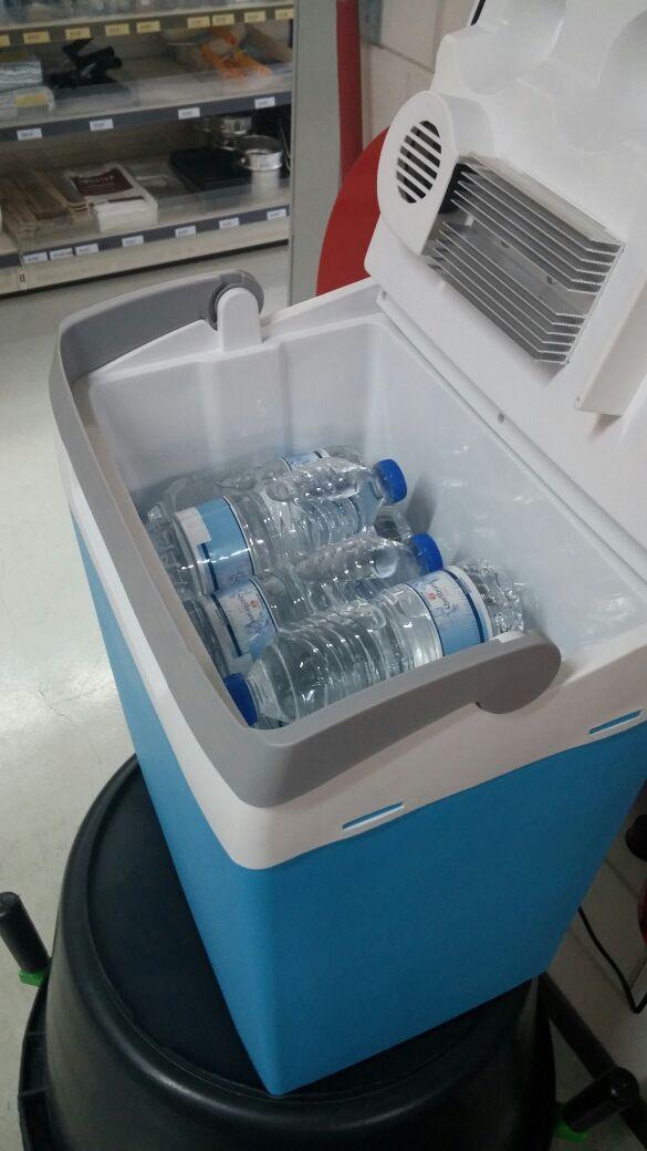 Last van de warmte? Wij hebben voor iedere afhalende klant een heerlijk KOEL flesje water klaar staan.