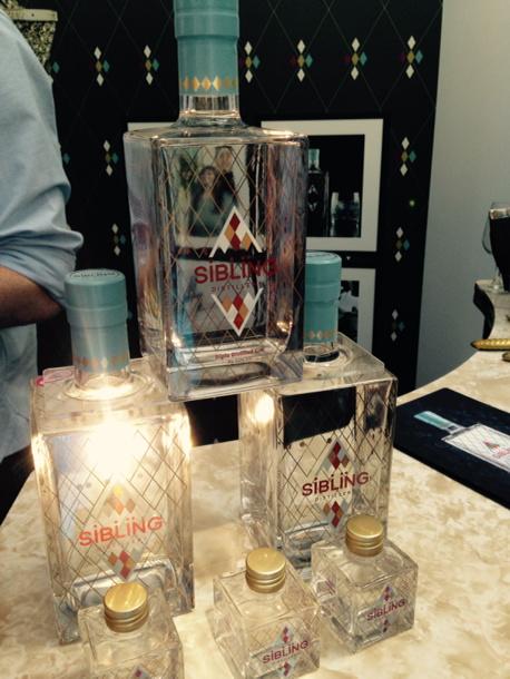 magicmich's tweet photo. Sibling's 4 sided bottle. One for each of the siblings! http://t.co/suzimn3THW