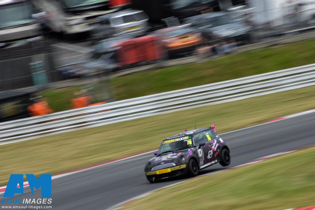 JoPolleyRacing's tweet photo. #MINI #fullyloaded 😃 @MINIChallengeUK @DaleRacing221 @Andrew_Shrimper @HJMINI @HJWilmslowMINI @HJMINISouthport http://t.co/REqW6xPP2u