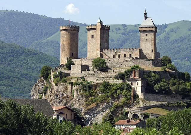 MEMOVoyage's tweet photo. Les châteaux du Pays Cathare : du château d'Aguilar à celui de Montségur.
http://t.co/Oo1H6sKrCF http://t.co/vlSVVyHDbt