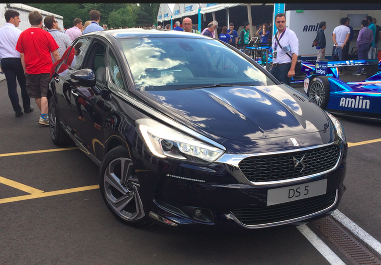 SilviaTerraneo's tweet photo. News: #DS #VirginRacing Formula E http://t.co/nfF0N9wXuh @dsitalia @dsitalia #RichardBranson #AlexTai #YvesBonnefont http://t.co/Fq1ZGCgcZw