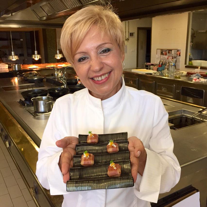 susidiazchef's tweet photo. Quieres un canapé original? Aquí tenemos unos ravioli de bacon de pavo ElPozo y de puré de patata #momentobienestar http://t.co/ke0BSRCNlc