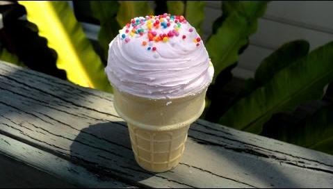 Pocketti_'s tweet photo. 夏にピッタリ♡ まるいアイス型がキュートな“マシュマロコーン”の作り方 http://t.co/q2Bsk2hfZi http://t.co/TbyqnxAE4C