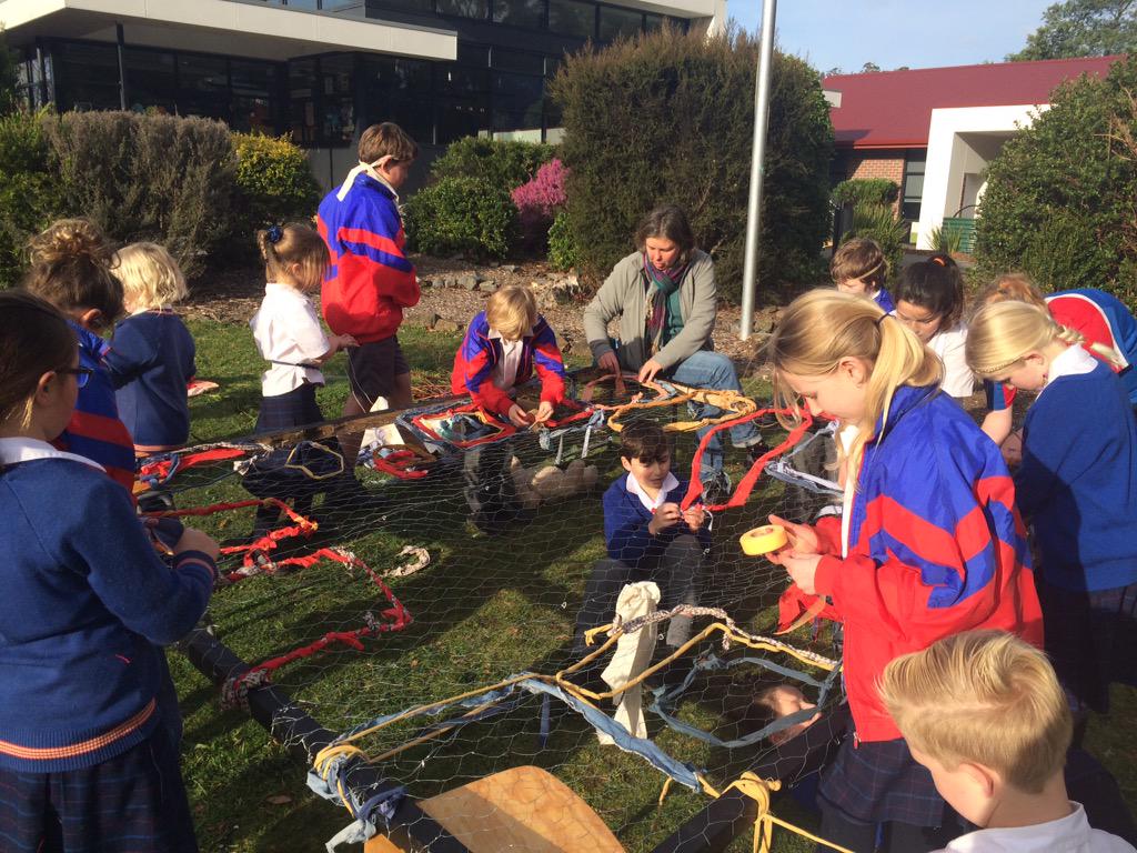 SHCSGeeveston's tweet photo. Weaving and sharing our stories in our community groups all week! http://t.co/BUQG4mMsvy
