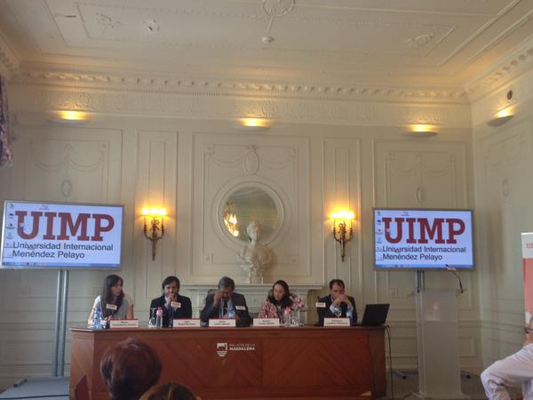 Farmaindustria's tweet image. Beatriz Lozano, directora de Comunicación de @Farmaindustria, participa hoy en #IRcomunicarInnovación, en la @UIMP