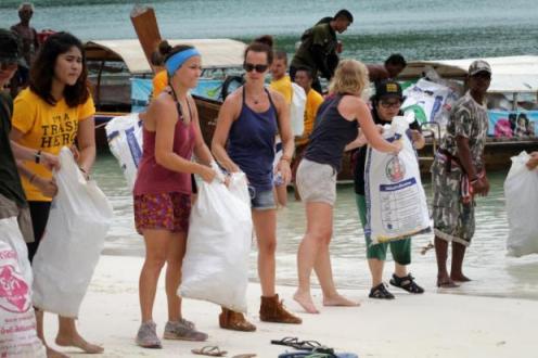 Activities : The 'Trash Hero' campaign on Koh Lipe a great success
: thailandfoundation.net/main/en/news/4…
