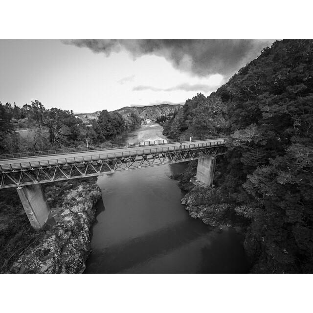 Expl_NewZealand's tweet photo. Buller Gorge Bridge, connects Tasman region and West Coast, New Zealand.

Aerial picture taken with @djiglobal #pha… http://t.co/qpLlpzZS7u